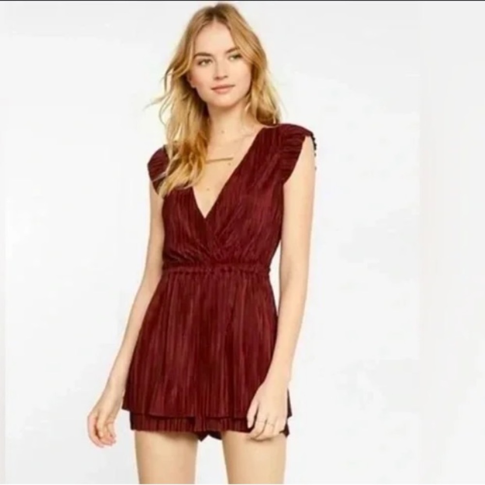 🎁Like New Express Red Burgundy Shorts Romper- S/P